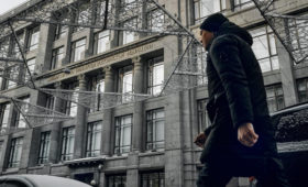 Минфин сообщил о падении цены на Urals в декабре ниже нефтяного потолка