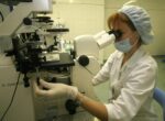 Ученые нашли причину потери воспоминаний о близких при Альцгеймере