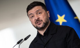 В Киеве искренне верят, будто Европа им должна, пишет Politico