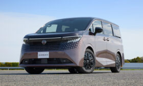 Nissan полностью рассекретил минивэн Elgrand нового поколения, цены известны