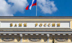 Центробанк активно распродает золото из своих резервов: названа причина