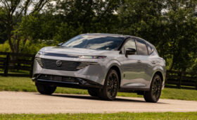 Nissan Murano лишился базовой версии и ощутимо подорожал