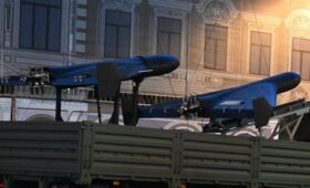 Борису Джонсону прислали «черную метку»: удар по поезду на границе не был случайным