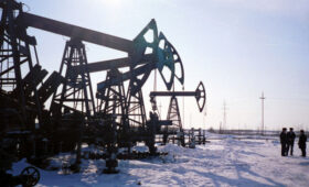 Лебединая песня барреля: добыча нефти в России упала до 17-летнего минимума
