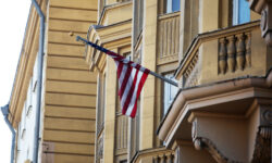 СМИ: США ударили по школе для девочек в городе Минаб с помощью ИИ